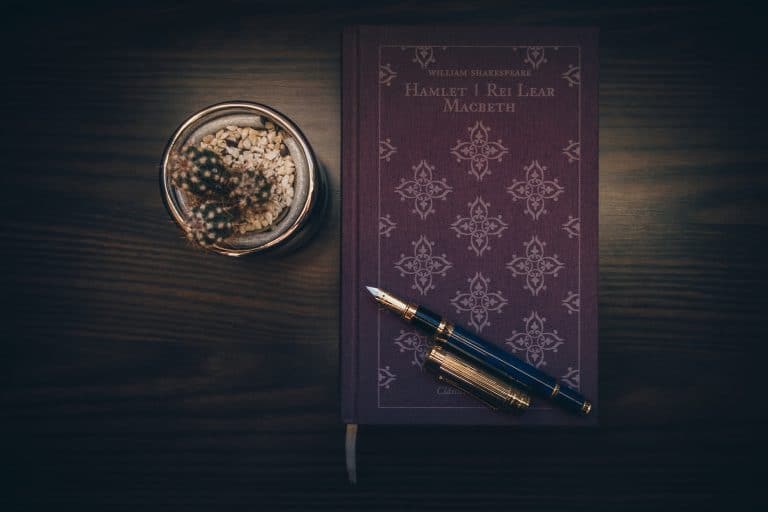 The Top 10 Descriptive Paragraphs About Macbeth - The Teaching Couple